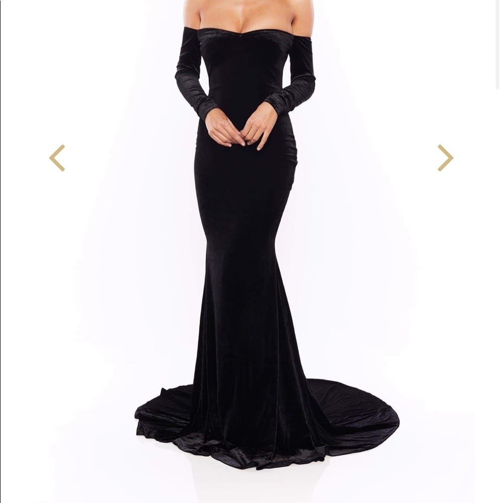 Alamour the label black velvet dress XS